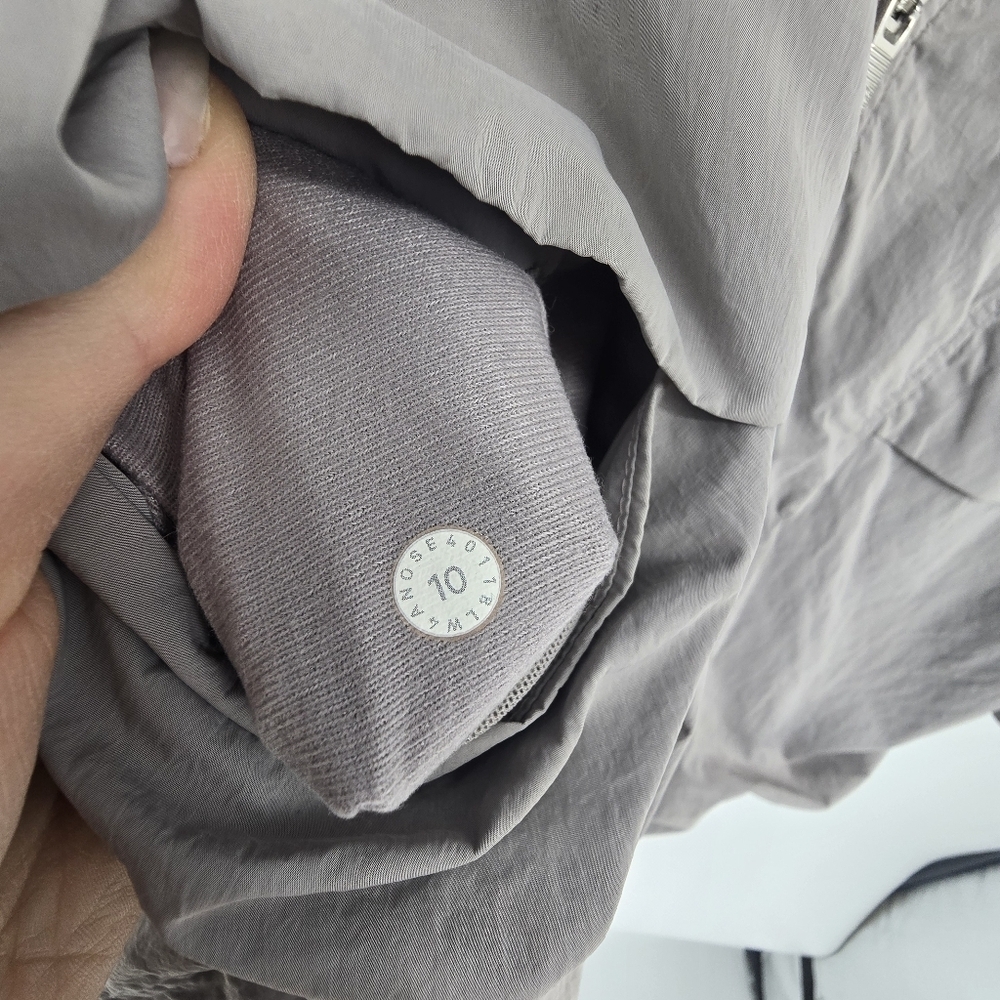 Lululemon stroll city grey silver jacket midi leghnth size 10 - Picture 6 of 10